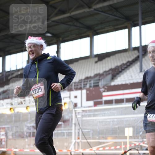 07.12.2025 - St. Pauli X-Mass-Run No. 15 Patografie http://msf.ph/oto/9368942 07.12.2025 11:19:11 Ziel 295, 302, 1617, 2597, 2788, 3205 meine-sportfotos.de