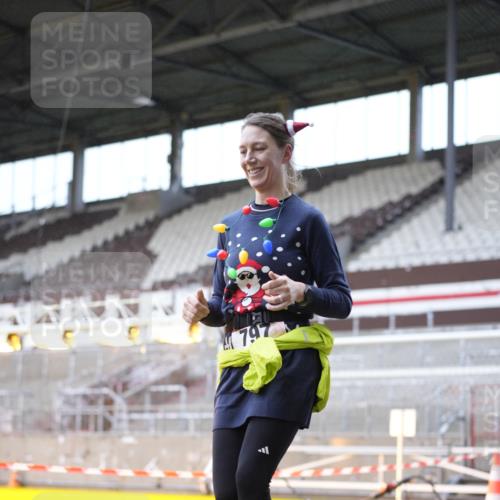 07.12.2025 - St. Pauli X-Mass-Run No. 15 Patografie http://msf.ph/oto/9368954 07.12.2025 11:19:22 Ziel 295, 302, 367, 373, 797, 1563, 2062, 2788, 3205 meine-sportfotos.de