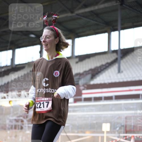07.12.2025 - St. Pauli X-Mass-Run No. 15 Patografie http://msf.ph/oto/9368978 07.12.2025 11:19:40 Ziel 367, 373, 1336, 1343, 1563, 2217, 2581, 3075, 3160, 3822, 3823 meine-sportfotos.de