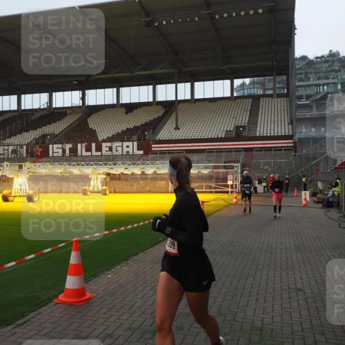 07.12.2025 - St. Pauli X-Mass-Run No. 15 Fabian Wolf http://msf.ph/oto/9369003 07.12.2025 09:56:47 Ziel 198, 662, 1116, 1165, 4208, 4209 meine-sportfotos.de