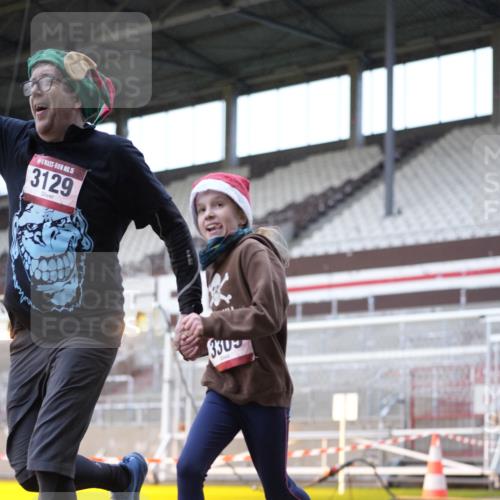 07.12.2025 - St. Pauli X-Mass-Run No. 15 Patografie http://msf.ph/oto/9369015 07.12.2025 11:20:19 Ziel 2577, 2578, 3129, 3157, 3309, 4637 meine-sportfotos.de