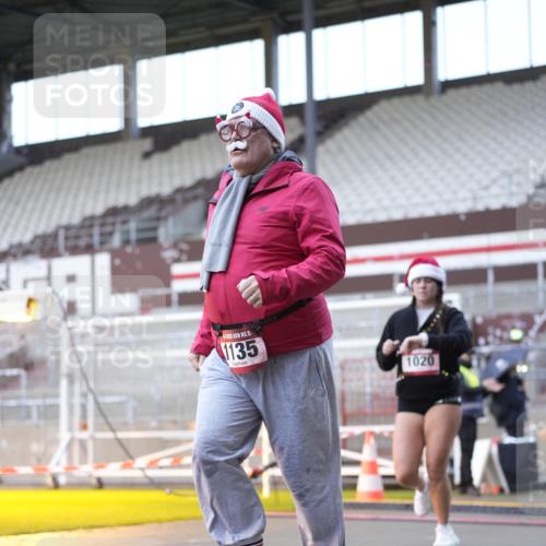 07.12.2025 - St. Pauli X-Mass-Run No. 15 Patografie http://msf.ph/oto/9369028 07.12.2025 11:20:27 Ziel 1020, 1135, 1614, 2132, 2134, 2242, 2305, 3129, 3157, 3309, 4637 meine-sportfotos.de