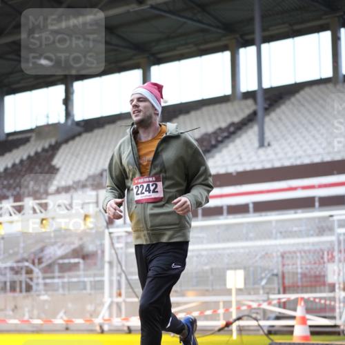 07.12.2025 - St. Pauli X-Mass-Run No. 15 Patografie http://msf.ph/oto/9369035 07.12.2025 11:20:29 Ziel 1020, 1135, 1614, 2132, 2134, 2242, 2305, 3129, 3157, 3309, 4637 meine-sportfotos.de