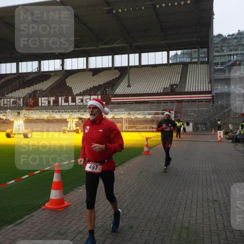 07.12.2025 - St. Pauli X-Mass-Run No. 15 Fabian Wolf http://msf.ph/oto/9369056 07.12.2025 09:56:57 Ziel 198, 497, 1116, 1165, 2861, 4208, 4209 meine-sportfotos.de