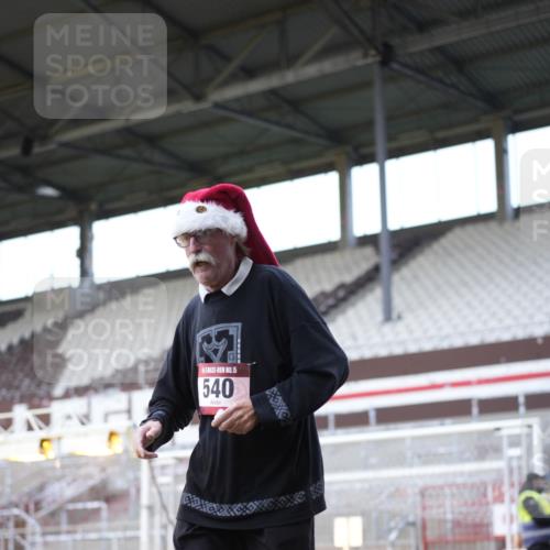 07.12.2025 - St. Pauli X-Mass-Run No. 15 Patografie http://msf.ph/oto/9369061 07.12.2025 11:20:47 Ziel 540, 765, 2379, 2462, 2601, 3037 meine-sportfotos.de