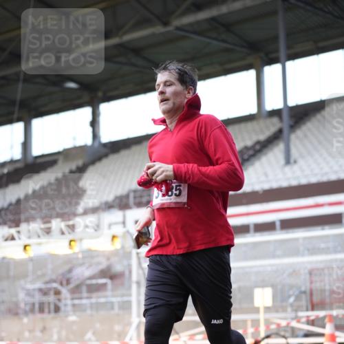 07.12.2025 - St. Pauli X-Mass-Run No. 15 Patografie http://msf.ph/oto/9369067 07.12.2025 11:21:04 Ziel 2375, 2376, 2854, 2867, 3135, 3220 meine-sportfotos.de