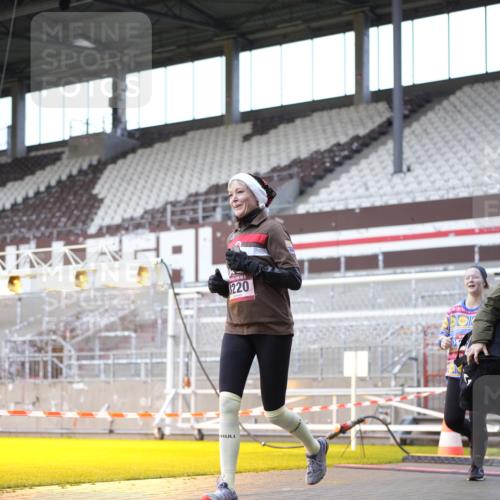 07.12.2025 - St. Pauli X-Mass-Run No. 15 Patografie http://msf.ph/oto/9369075 07.12.2025 11:21:08 Ziel 2375, 2376, 2854, 2867, 3135, 3220, 3283 meine-sportfotos.de