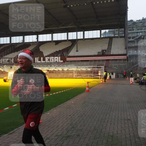 07.12.2025 - St. Pauli X-Mass-Run No. 15 Fabian Wolf http://msf.ph/oto/9369080 07.12.2025 09:56:59 Ziel 198, 497, 1116, 1165, 2861, 4208, 4209 meine-sportfotos.de