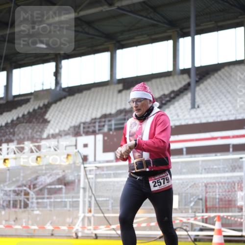 07.12.2025 - St. Pauli X-Mass-Run No. 15 Patografie http://msf.ph/oto/9369092 07.12.2025 11:21:16 Ziel 232, 241, 2375, 2376, 2579, 2867, 3073, 3135, 3159, 3220, 3283 meine-sportfotos.de