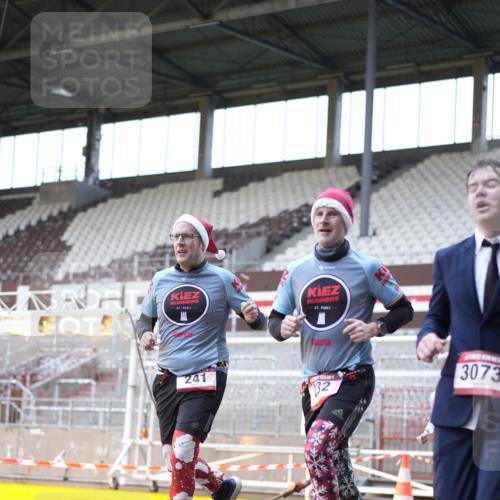 07.12.2025 - St. Pauli X-Mass-Run No. 15 Patografie http://msf.ph/oto/9369098 07.12.2025 11:21:20 Ziel 98, 105, 111, 232, 241, 1907, 2375, 2376, 2473, 2474, 2579, 2867, 3073, 3159, 3220, 3283 meine-sportfotos.de