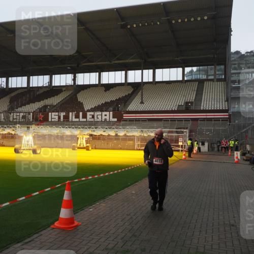 07.12.2025 - St. Pauli X-Mass-Run No. 15 Fabian Wolf http://msf.ph/oto/9369099 07.12.2025 09:57:19 Ziel 3320, 4032 meine-sportfotos.de