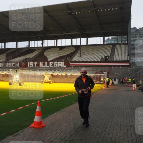07.12.2025 - St. Pauli X-Mass-Run No. 15 Fabian Wolf http://msf.ph/oto/9369103 07.12.2025 09:57:19 Ziel 3320, 4032 meine-sportfotos.de