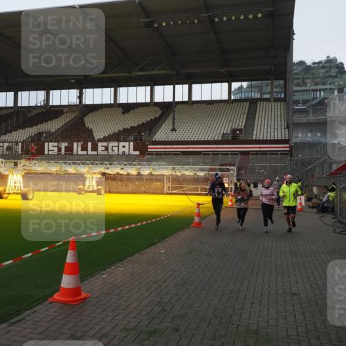 07.12.2025 - St. Pauli X-Mass-Run No. 15 Fabian Wolf http://msf.ph/oto/9369113 07.12.2025 09:57:27 Ziel 632, 1292, 1293, 1377, 1395, 2678, 4032 meine-sportfotos.de