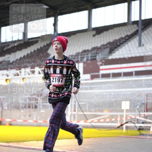 07.12.2025 - St. Pauli X-Mass-Run No. 15 Patografie http://msf.ph/oto/9369127 07.12.2025 11:21:30 Ziel 98, 105, 111, 232, 241, 1549, 1902, 1907, 2033, 2197, 2473, 2474, 2579, 3073, 3159 meine-sportfotos.de