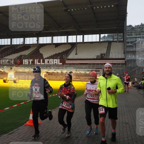 07.12.2025 - St. Pauli X-Mass-Run No. 15 Fabian Wolf http://msf.ph/oto/9369137 07.12.2025 09:57:29 Ziel 632, 1292, 1293, 1377, 1395, 2678, 4032 meine-sportfotos.de