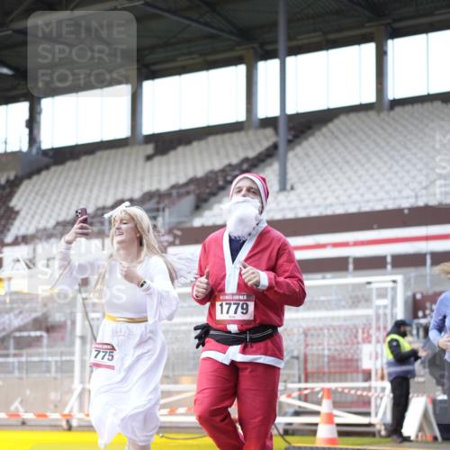 07.12.2025 - St. Pauli X-Mass-Run No. 15 Patografie http://msf.ph/oto/9369143 07.12.2025 11:21:49 Ziel 1284, 1297, 1775, 1779, 1904, 1939 meine-sportfotos.de
