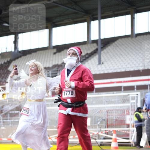 07.12.2025 - St. Pauli X-Mass-Run No. 15 Patografie http://msf.ph/oto/9369145 07.12.2025 11:21:49 Ziel 1284, 1297, 1775, 1779, 1904, 1939 meine-sportfotos.de