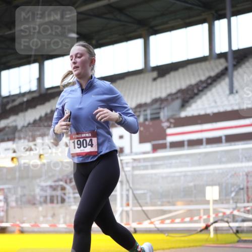 07.12.2025 - St. Pauli X-Mass-Run No. 15 Patografie http://msf.ph/oto/9369151 07.12.2025 11:21:51 Ziel 1284, 1297, 1775, 1779, 1904, 1939 meine-sportfotos.de