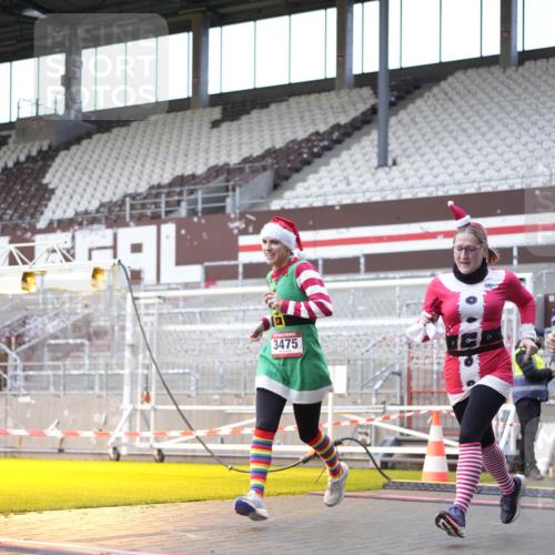 07.12.2025 - St. Pauli X-Mass-Run No. 15 Patografie http://msf.ph/oto/9369153 07.12.2025 11:21:59 Ziel 1284, 1297, 1775, 1779, 1904, 3474, 3475, 3820, 3821 meine-sportfotos.de