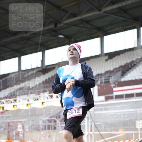 07.12.2025 - St. Pauli X-Mass-Run No. 15 Patografie http://msf.ph/oto/9369163 07.12.2025 11:22:14 Ziel 2812, 3474, 3475, 3820, 3821 meine-sportfotos.de