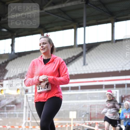 07.12.2025 - St. Pauli X-Mass-Run No. 15 Patografie http://msf.ph/oto/9369167 07.12.2025 11:22:21 Ziel 1349, 1391, 1431, 2550, 2557, 2812, 2985, 3127 meine-sportfotos.de