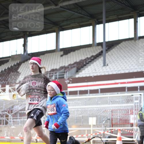 07.12.2025 - St. Pauli X-Mass-Run No. 15 Patografie http://msf.ph/oto/9369171 07.12.2025 11:22:22 Ziel 1349, 1391, 1431, 2550, 2557, 2812, 2985, 3127 meine-sportfotos.de