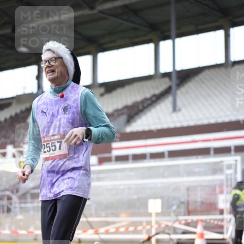 07.12.2025 - St. Pauli X-Mass-Run No. 15 Patografie http://msf.ph/oto/9369175 07.12.2025 11:22:23 Ziel 1349, 1391, 1431, 2550, 2557, 2812, 2985, 3127 meine-sportfotos.de
