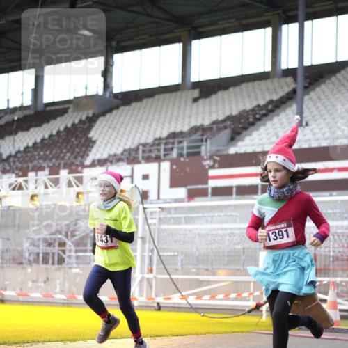 07.12.2025 - St. Pauli X-Mass-Run No. 15 Patografie http://msf.ph/oto/9369178 07.12.2025 11:22:25 Ziel 520, 1349, 1391, 1431, 2550, 2557, 2812, 2985, 3127 meine-sportfotos.de