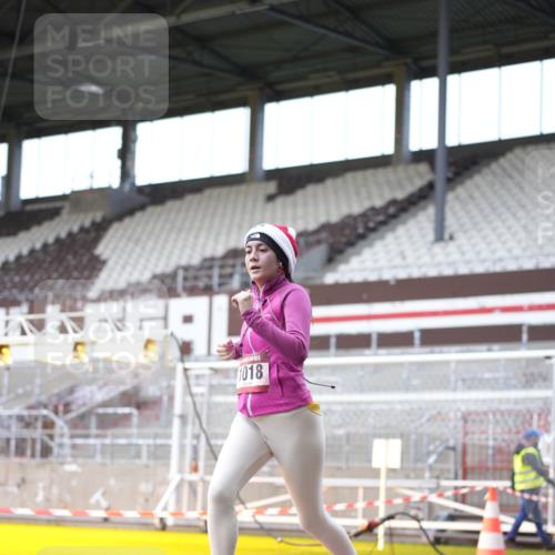 07.12.2025 - St. Pauli X-Mass-Run No. 15 Patografie http://msf.ph/oto/9369194 07.12.2025 11:22:34 Ziel 520, 1018, 1349, 1391, 1431, 2550, 2557, 2985, 3127 meine-sportfotos.de