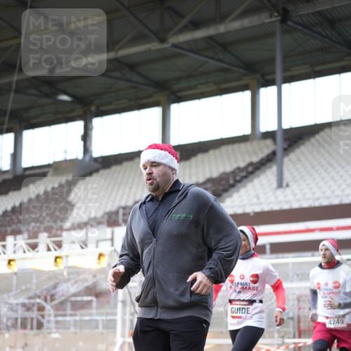 07.12.2025 - St. Pauli X-Mass-Run No. 15 Patografie http://msf.ph/oto/9369205 07.12.2025 11:23:01 Ziel 21, 69, 2023, 2373, 4249, 4824 meine-sportfotos.de