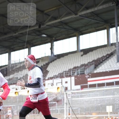 07.12.2025 - St. Pauli X-Mass-Run No. 15 Patografie http://msf.ph/oto/9369209 07.12.2025 11:23:01 Ziel 21, 69, 2023, 2373, 4249, 4824 meine-sportfotos.de