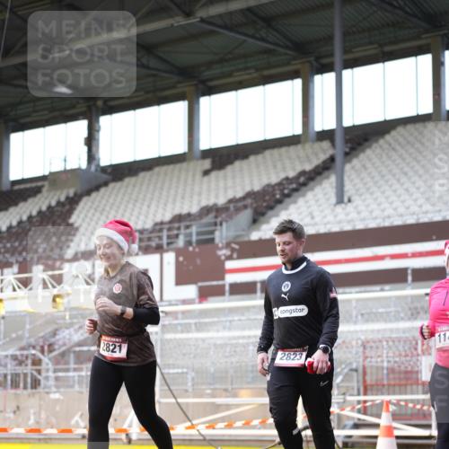 07.12.2025 - St. Pauli X-Mass-Run No. 15 Patografie http://msf.ph/oto/9369223 07.12.2025 11:23:10 Ziel 21, 69, 1141, 2023, 2373, 2821, 2823, 4249, 4824 meine-sportfotos.de