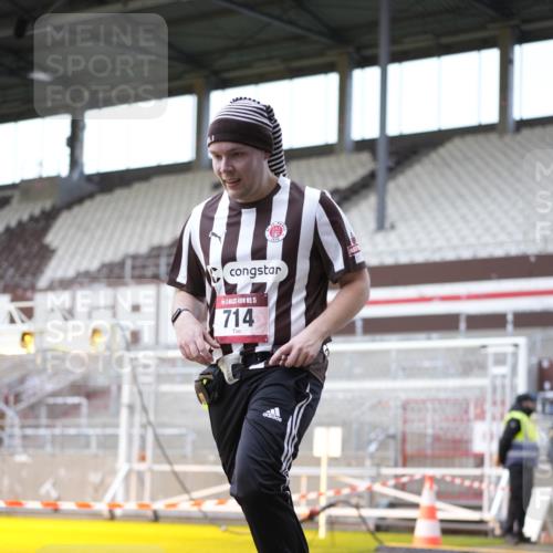 07.12.2025 - St. Pauli X-Mass-Run No. 15 Patografie http://msf.ph/oto/9369232 07.12.2025 11:23:18 Ziel 21, 69, 714, 1141, 2373, 2821, 2823, 3302 meine-sportfotos.de