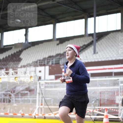 07.12.2025 - St. Pauli X-Mass-Run No. 15 Patografie http://msf.ph/oto/9369234 07.12.2025 11:23:22 Ziel 714, 1141, 2037, 2821, 2823, 3302, 4648 meine-sportfotos.de