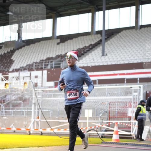 07.12.2025 - St. Pauli X-Mass-Run No. 15 Patografie http://msf.ph/oto/9369237 07.12.2025 11:23:25 Ziel 714, 1141, 2037, 2821, 2823, 3302, 4648 meine-sportfotos.de