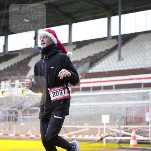 07.12.2025 - St. Pauli X-Mass-Run No. 15 Patografie http://msf.ph/oto/9369243 07.12.2025 11:23:27 Ziel 714, 2037, 2387, 2389, 2409, 3302, 4648 meine-sportfotos.de