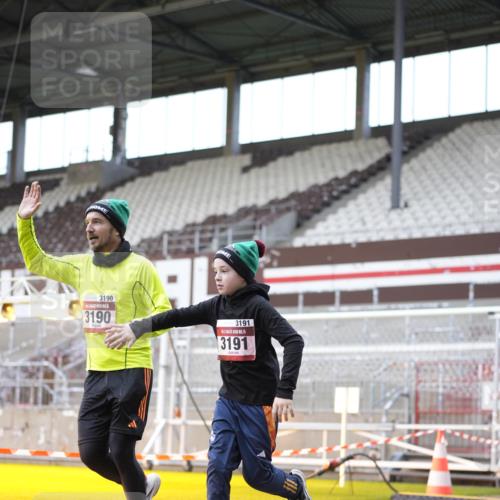 07.12.2025 - St. Pauli X-Mass-Run No. 15 Patografie http://msf.ph/oto/9369256 07.12.2025 11:23:33 Ziel 2037, 2387, 2389, 2409, 3190, 3191, 3302, 4648 meine-sportfotos.de