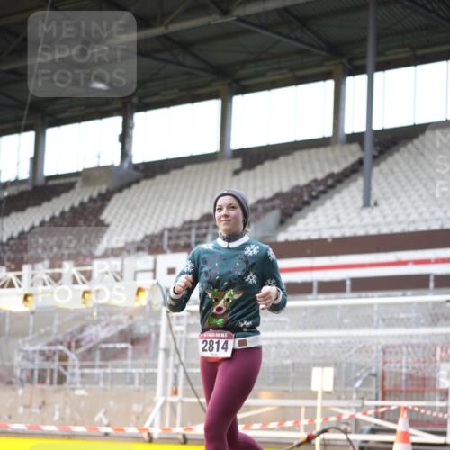 07.12.2025 - St. Pauli X-Mass-Run No. 15 Patografie http://msf.ph/oto/9369271 07.12.2025 11:23:52 Ziel 593, 2814, 3071 meine-sportfotos.de