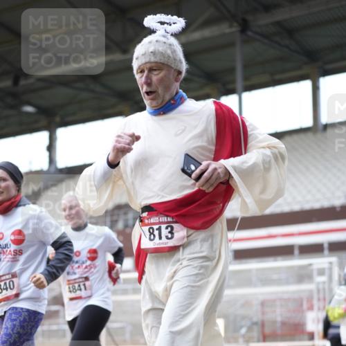 07.12.2025 - St. Pauli X-Mass-Run No. 15 Patografie http://msf.ph/oto/9369280 07.12.2025 11:24:01 Ziel 813, 2814, 3361, 4840, 4841 meine-sportfotos.de
