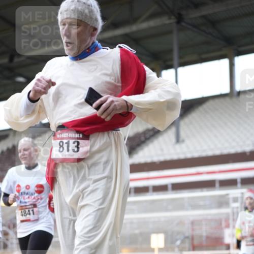 07.12.2025 - St. Pauli X-Mass-Run No. 15 Patografie http://msf.ph/oto/9369282 07.12.2025 11:24:01 Ziel 813, 2814, 3361, 4840, 4841 meine-sportfotos.de