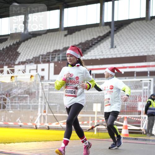 07.12.2025 - St. Pauli X-Mass-Run No. 15 Patografie http://msf.ph/oto/9369284 07.12.2025 11:24:02 Ziel 813, 2814, 3361, 4840, 4841 meine-sportfotos.de