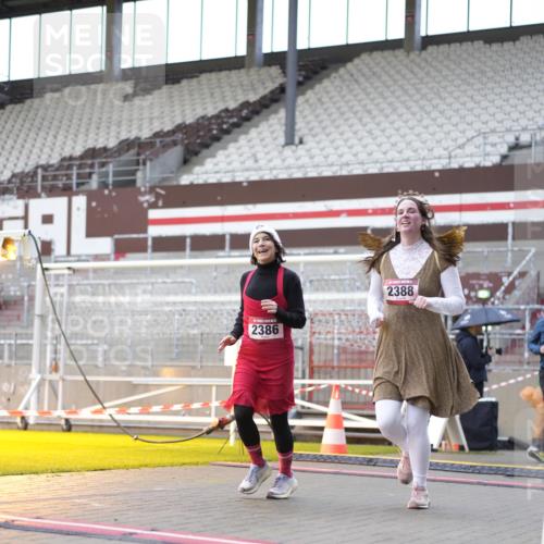 07.12.2025 - St. Pauli X-Mass-Run No. 15 Patografie http://msf.ph/oto/9369291 07.12.2025 11:24:09 Ziel 813, 2386, 2388, 2605, 2875, 2881, 3361, 4840, 4841 meine-sportfotos.de
