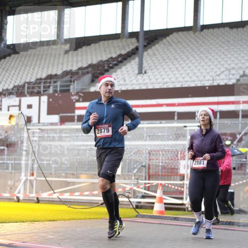 07.12.2025 - St. Pauli X-Mass-Run No. 15 Patografie http://msf.ph/oto/9369302 07.12.2025 11:24:13 Ziel 672, 813, 1773, 2386, 2388, 2605, 2606, 2875, 2881, 3361, 4840, 4841 meine-sportfotos.de
