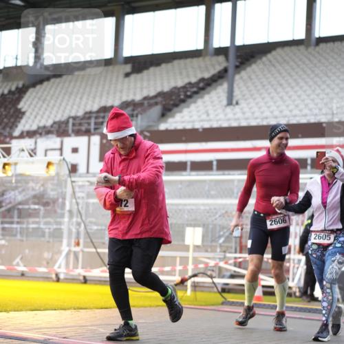 07.12.2025 - St. Pauli X-Mass-Run No. 15 Patografie http://msf.ph/oto/9369309 07.12.2025 11:24:15 Ziel 672, 813, 1773, 2386, 2388, 2399, 2402, 2605, 2606, 2875, 2881, 3361, 4840, 4841 meine-sportfotos.de