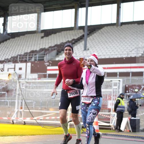 07.12.2025 - St. Pauli X-Mass-Run No. 15 Patografie http://msf.ph/oto/9369314 07.12.2025 11:24:15 Ziel 672, 813, 1773, 2386, 2388, 2399, 2402, 2605, 2606, 2875, 2881, 3361, 4840, 4841 meine-sportfotos.de