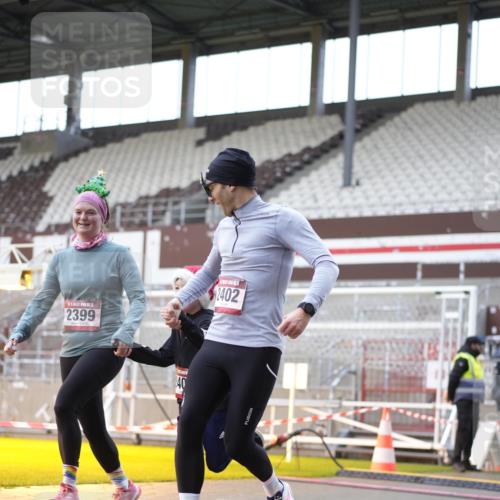 07.12.2025 - St. Pauli X-Mass-Run No. 15 Patografie http://msf.ph/oto/9369326 07.12.2025 11:24:21 Ziel 672, 1773, 2386, 2388, 2399, 2400, 2402, 2605, 2606, 2875, 2881, 3092 meine-sportfotos.de