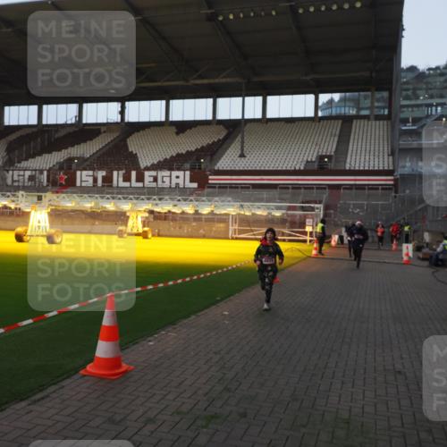 07.12.2025 - St. Pauli X-Mass-Run No. 15 Fabian Wolf http://msf.ph/oto/9369333 07.12.2025 09:58:28 Ziel 238, 261, 483, 1173, 1603, 1633, 1774, 2205, 3515, 4031, 4206 meine-sportfotos.de