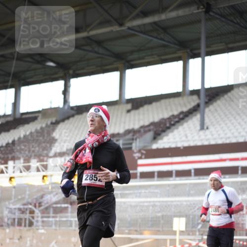 07.12.2025 - St. Pauli X-Mass-Run No. 15 Patografie http://msf.ph/oto/9369334 07.12.2025 11:24:29 Ziel 672, 1320, 1752, 1773, 2399, 2400, 2402, 2448, 2480, 2605, 2606, 2852, 3092, 3194 meine-sportfotos.de