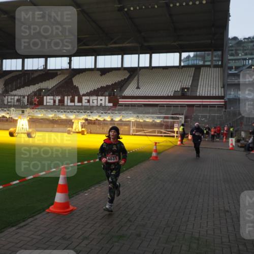 07.12.2025 - St. Pauli X-Mass-Run No. 15 Fabian Wolf http://msf.ph/oto/9369346 07.12.2025 09:58:29 Ziel 238, 261, 483, 1173, 1603, 1633, 1774, 2205, 3515, 4031, 4206 meine-sportfotos.de