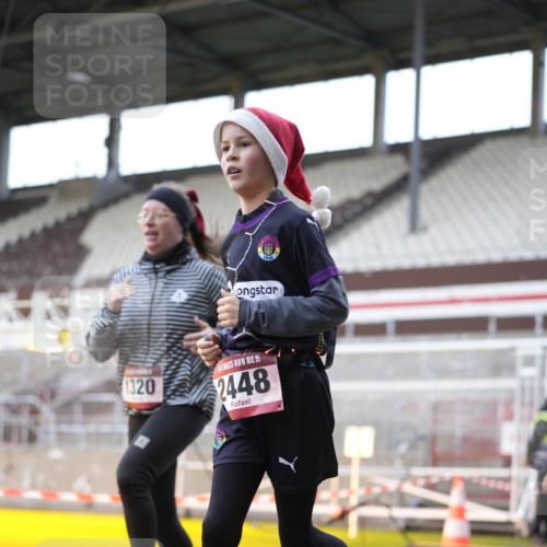 07.12.2025 - St. Pauli X-Mass-Run No. 15 Patografie http://msf.ph/oto/9369347 07.12.2025 11:24:31 Ziel 1320, 1346, 1752, 1773, 2399, 2400, 2402, 2448, 2480, 2852, 3092, 3194 meine-sportfotos.de